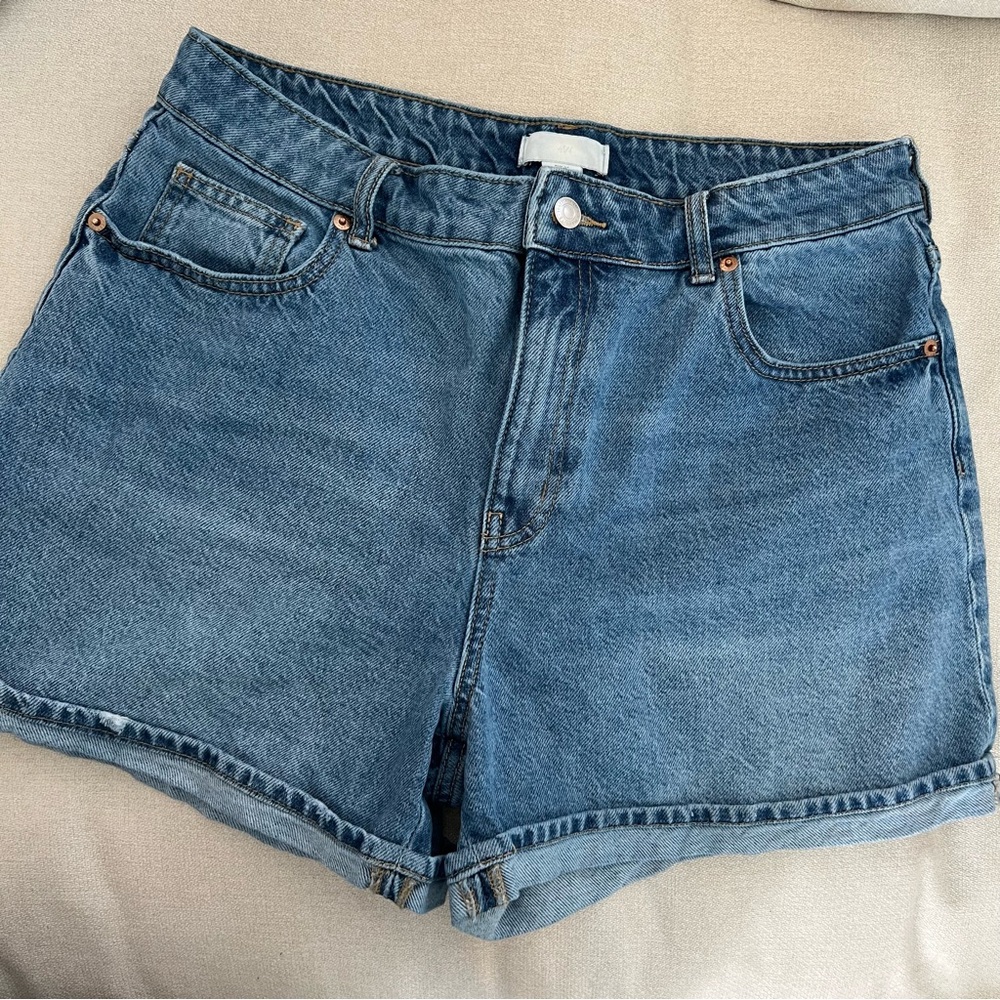 H&M mom shorts